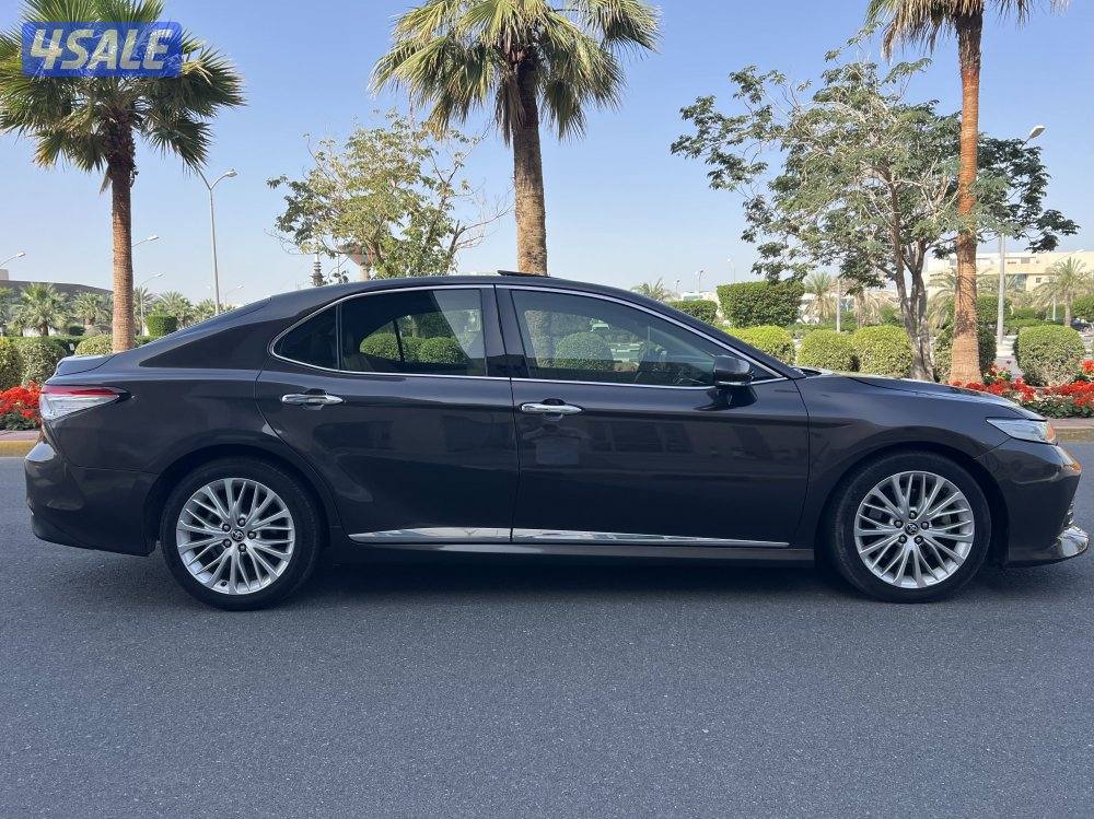 للبيع تويوتا كامري ليمتد V6 موديل 2020 ( فل اوبشن كامل المواصفات )7