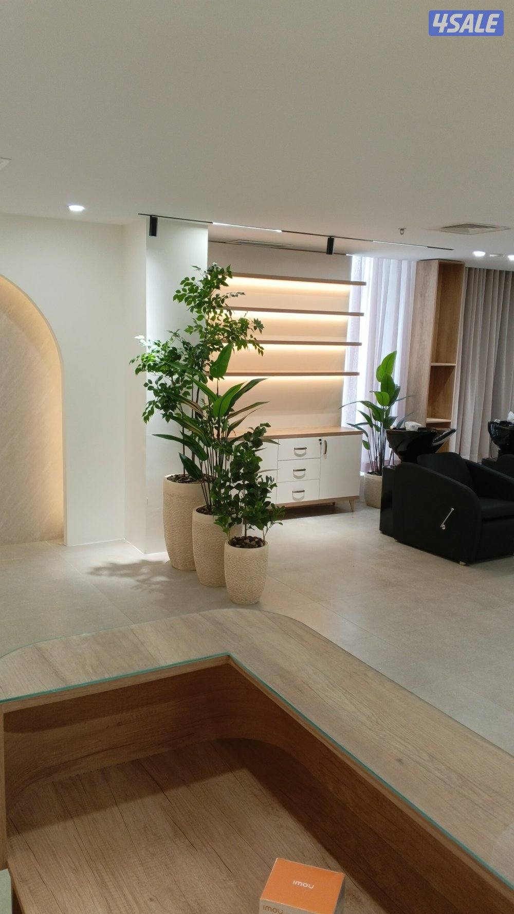 مطلوب موظفة حمام مغربي وباديكير مانيكير للعمل بصالون راقي بالجهراء0