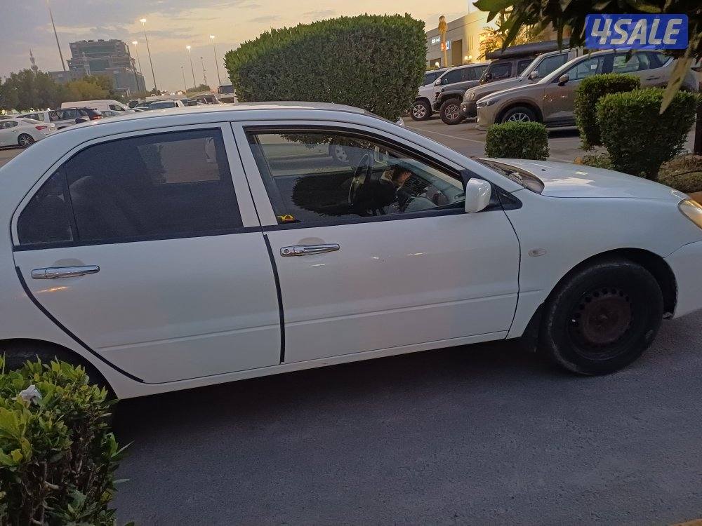 للبيع ميتسوبيشي لانسر موديل  2014  بحاله ممتازه  وشرط الفحص2