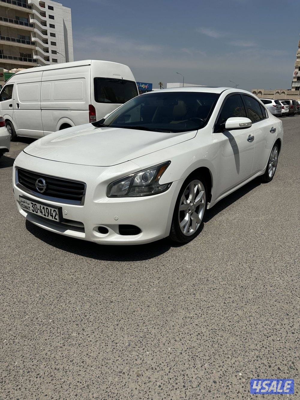Nissan Maxima 2013 (full option)0