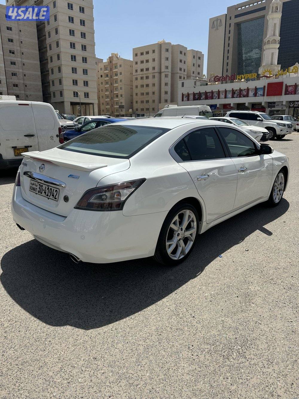 Nissan Maxima 2013 (full option)2