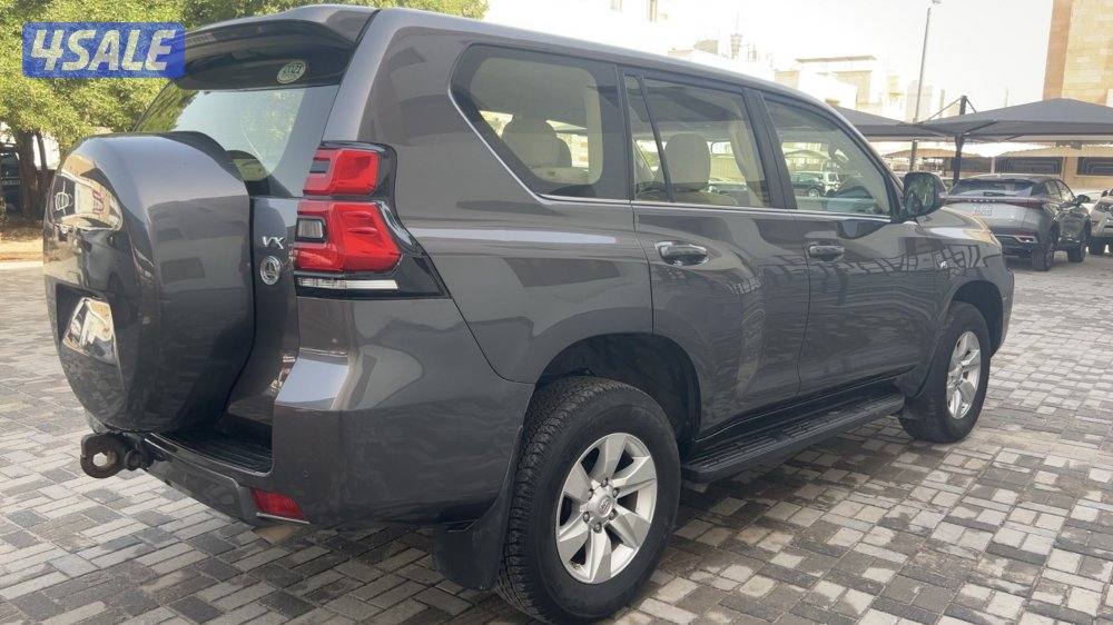 للبيع برادو VX موديل 2021 شرط الفحص صبغ الوكاله ماشي 85 وارد الساير3