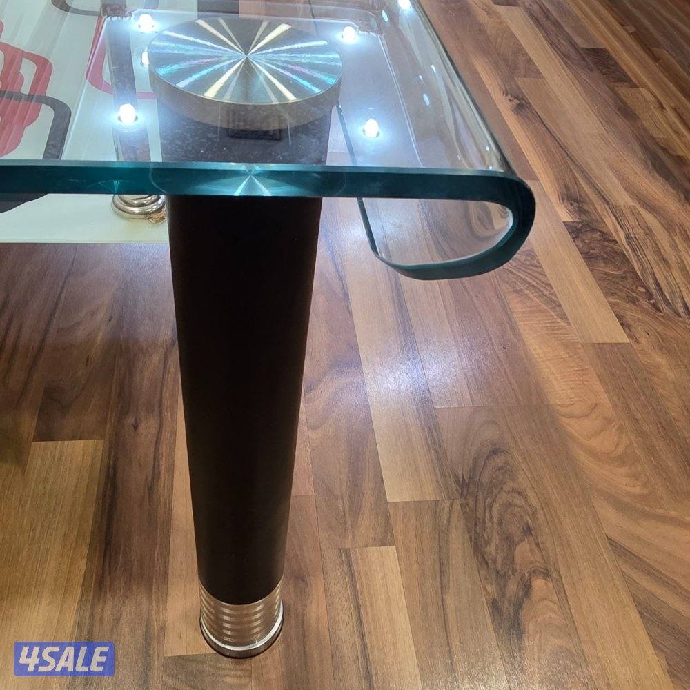 Glass-top Center Table for your living room, curved safety edges2