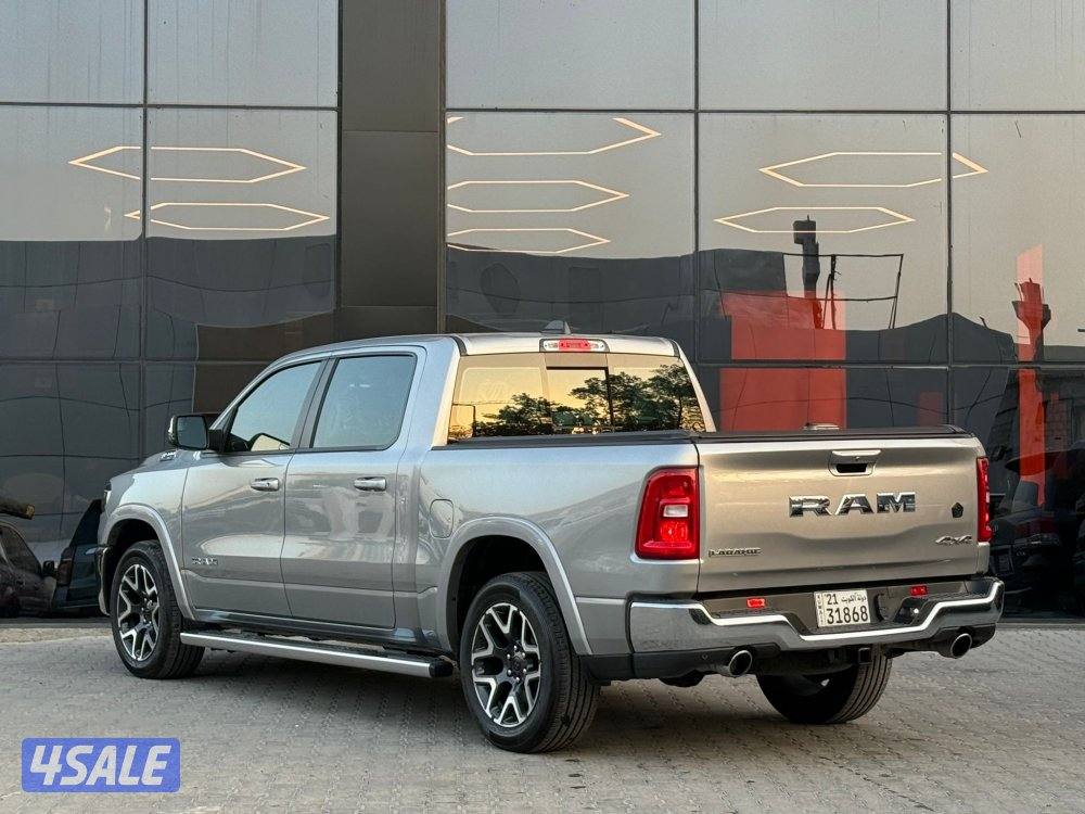 RAM LARAMIE 4*4 _2025 صبغ الوكالة4