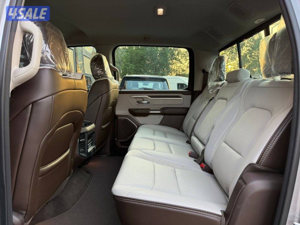 RAM LARAMIE 4*4 _2025 صبغ الوكالة9