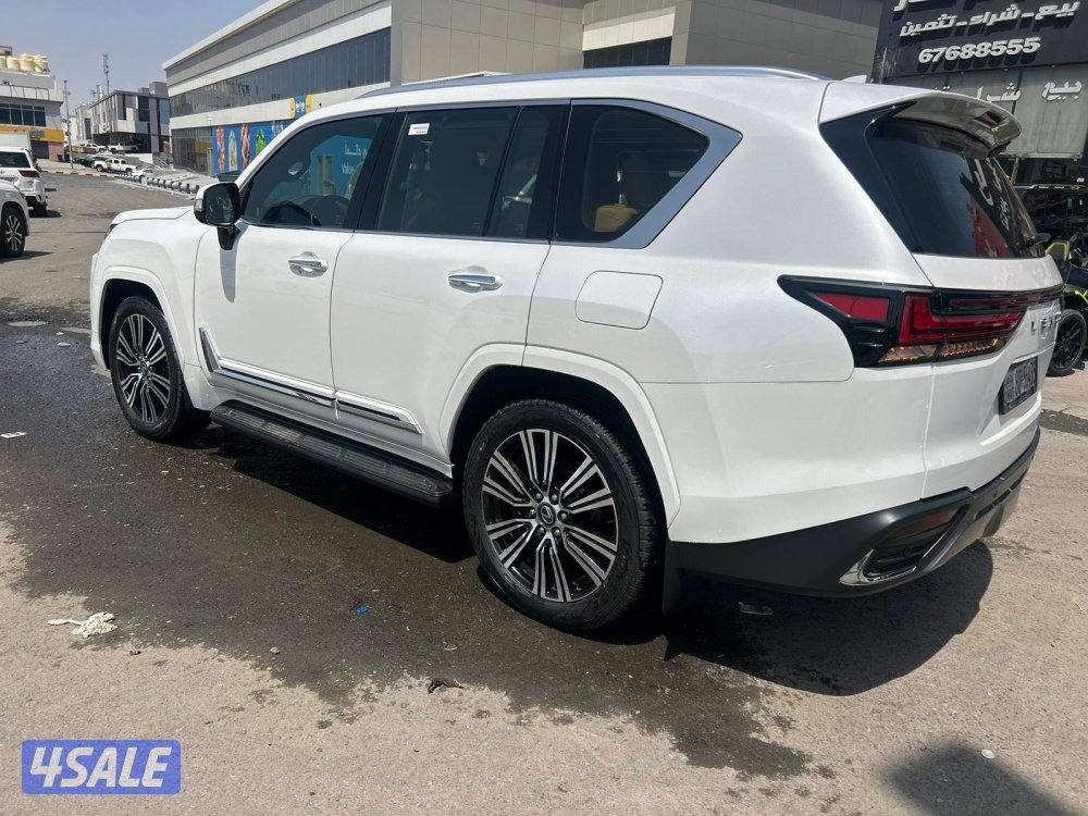 لكزس LX600 درجة اولى  twinturbo .V6 موديل 2024 ماشي 52.000 k.m2