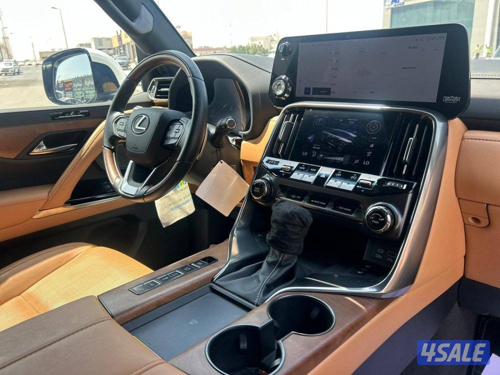 لكزس LX600 درجة اولى  twinturbo .V6 موديل 2024 ماشي 52.000 k.m6