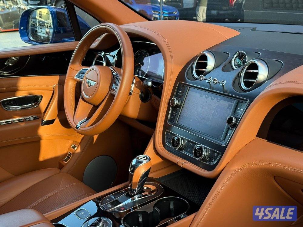 BENTLEY BENTAYGA V8 _2020 عداد 28 الف فقط7
