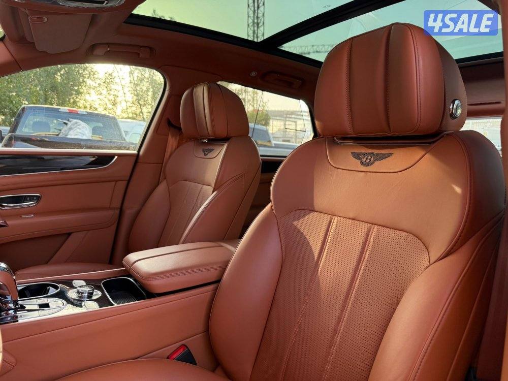 BENTLEY BENTAYGA V8 _2020 عداد 28 الف فقط8