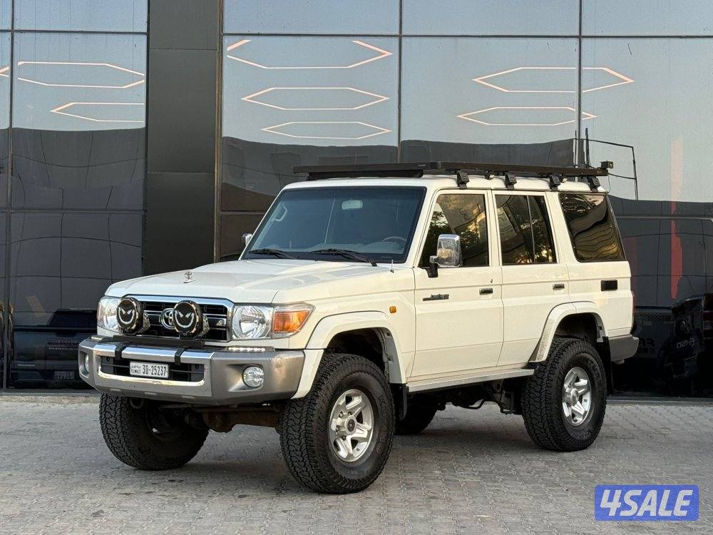LAND CRUISER LX 4WD V6 _2013 صبغ الوكالة1