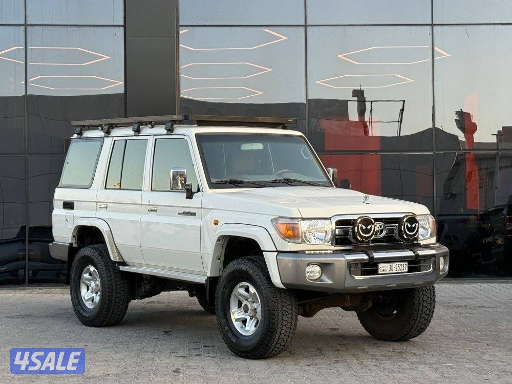 LAND CRUISER LX 4WD V6 _2013 صبغ الوكالة0