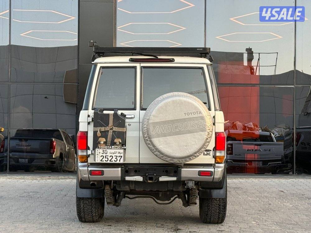 LAND CRUISER LX 4WD V6 _2013 صبغ الوكالة5