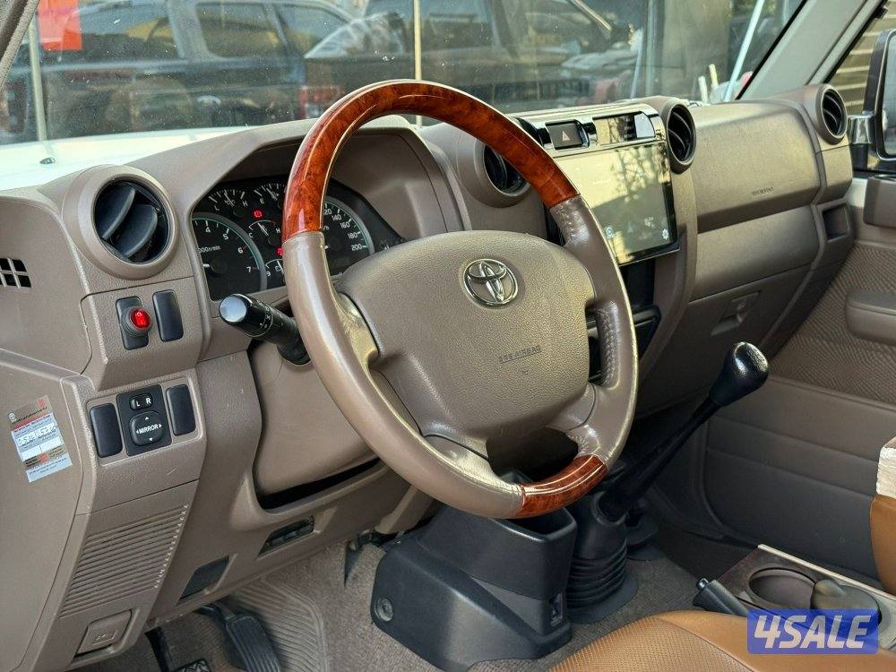 LAND CRUISER LX 4WD V6 _2013 صبغ الوكالة6