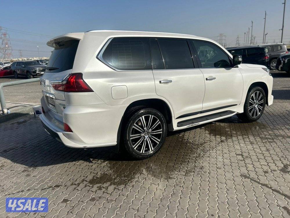 لكزس LX570 s موديل 2018 ماشى 234.000 k.m  وارد الخليج .صبغ وكالة3