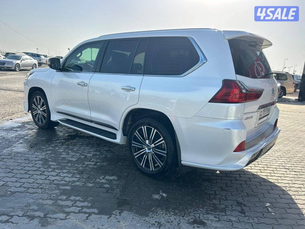 لكزس LX570 s موديل 2018 ماشى 234.000 k.m  وارد الخليج .صبغ وكالة2