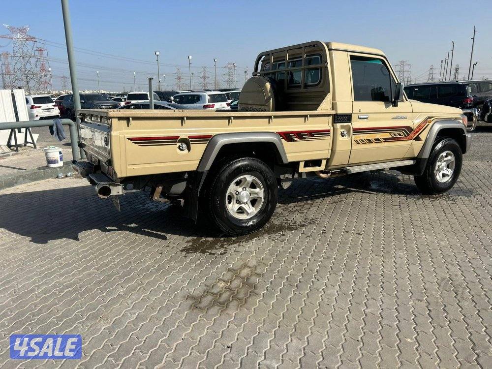 لاند كروزر شاص LX .V6 موديل 2019 ماشى 306.000 k.m وارد الساير .3