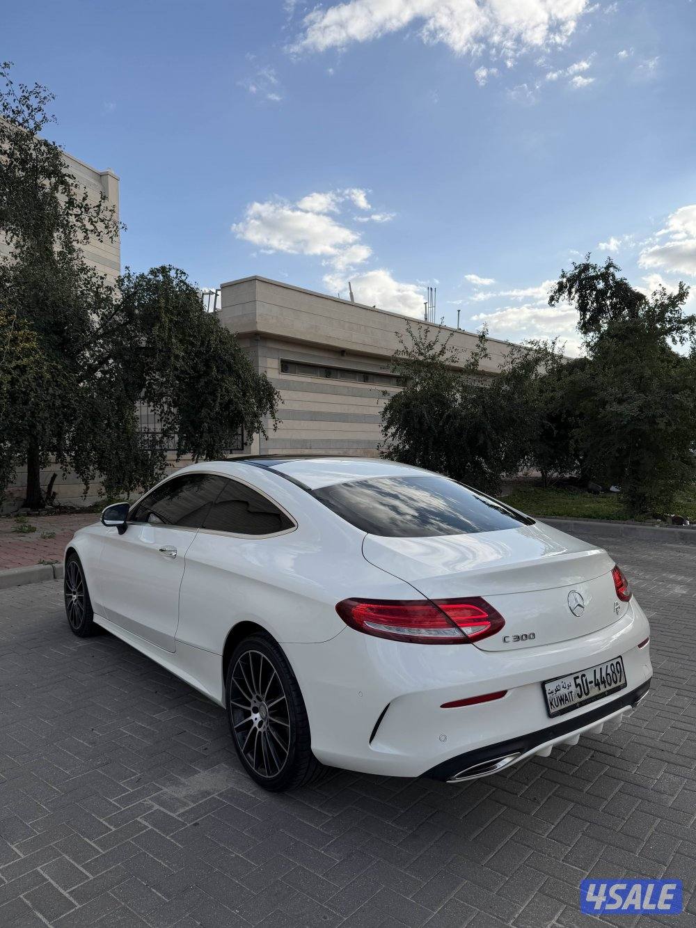 مرسيدس C 300 كوبيه1