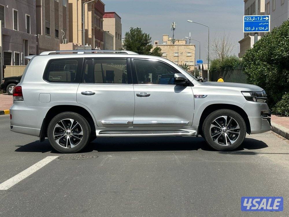 لاند كروزرGX.R جراند تورينج 2021 ماشي 106 صبغ 3 قطع شرط الفحص4