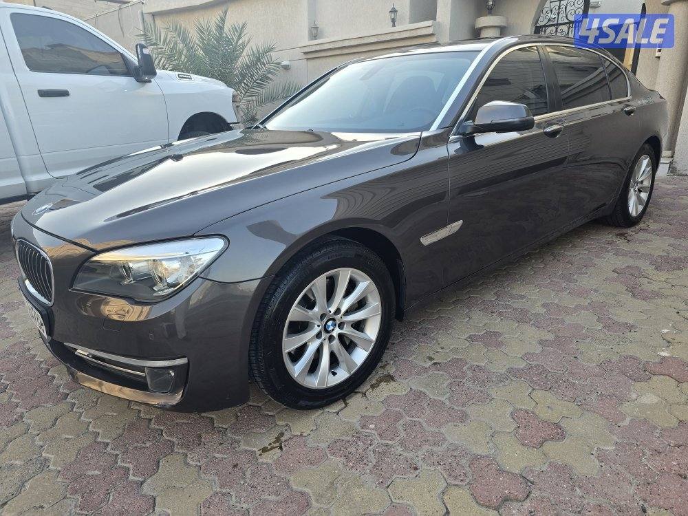 للبيع موديل 730LI. 2015 صبغ الوكالة عداد ٢٠١٣ بحالة ممتازه11