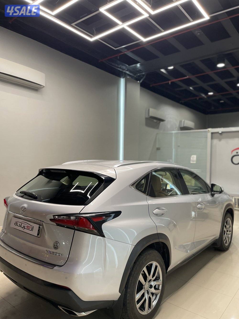 لكزس NX 2004