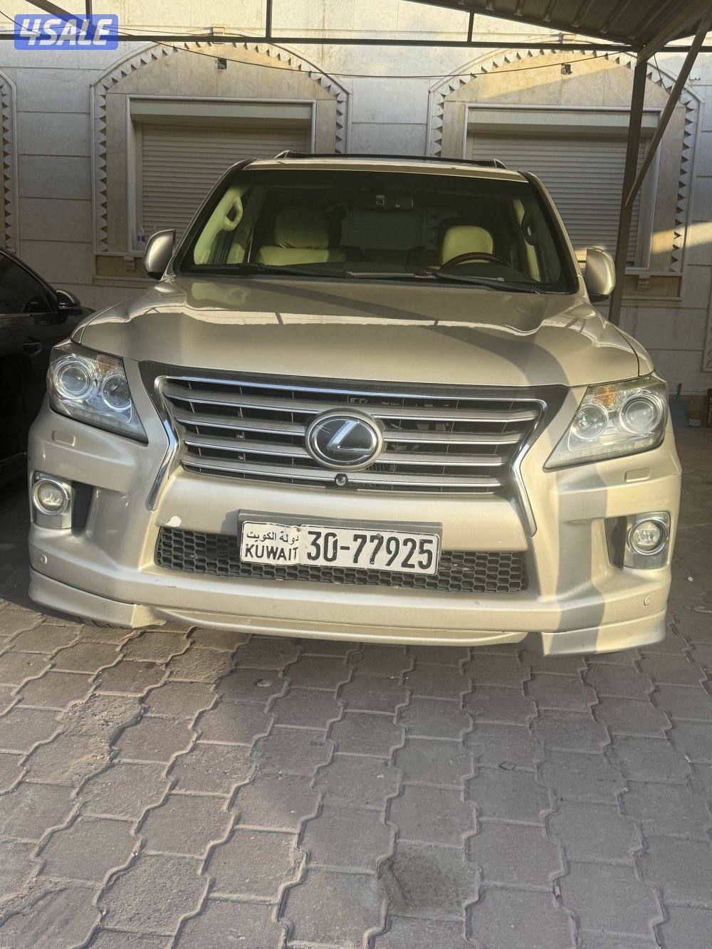 جيب لكزس LX570 موديل 2015 درجة أولى وارد الساير للبيع1