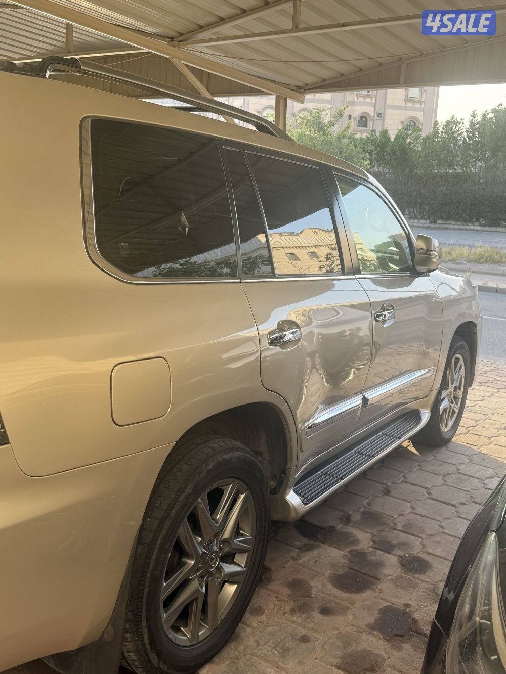 جيب لكزس LX570 موديل 2015 درجة أولى وارد الساير للبيع4