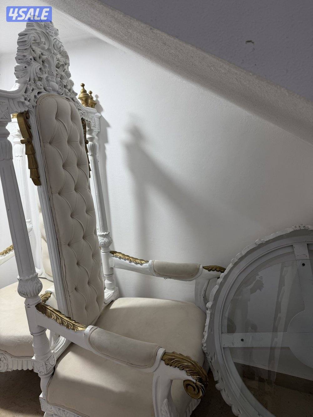 للبيع كرسين فخمه وطاوله   على سوم لاعلى سعر3