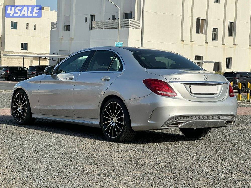 مرسيدس C200 
عداد: 121 الف3