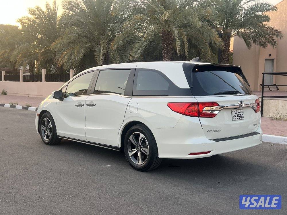 هوندا اوديسي موديل 2018 عداد190 الف صبغ الوكاله عدا قطعه شرط الفحص2