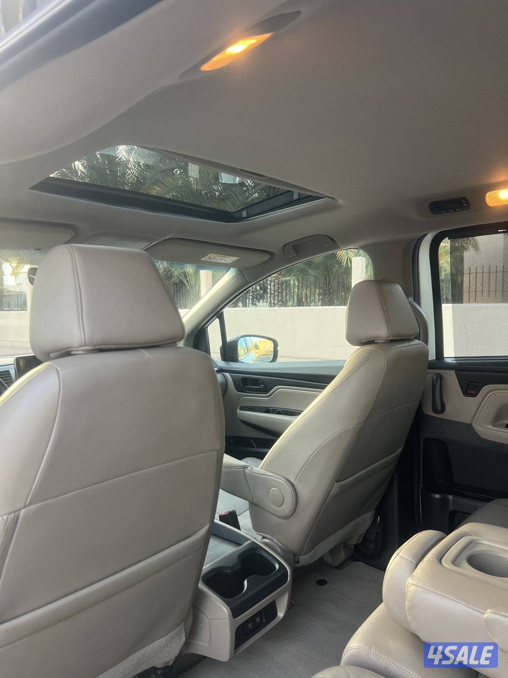 هوندا اوديسي موديل 2018 عداد190 الف صبغ الوكاله عدا قطعه شرط الفحص6