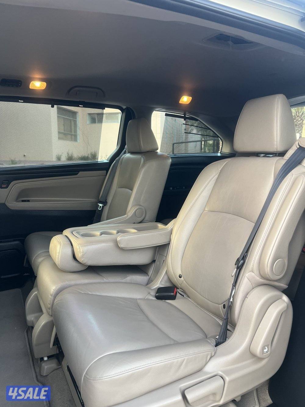 هوندا اوديسي موديل 2018 عداد190 الف صبغ الوكاله عدا قطعه شرط الفحص7