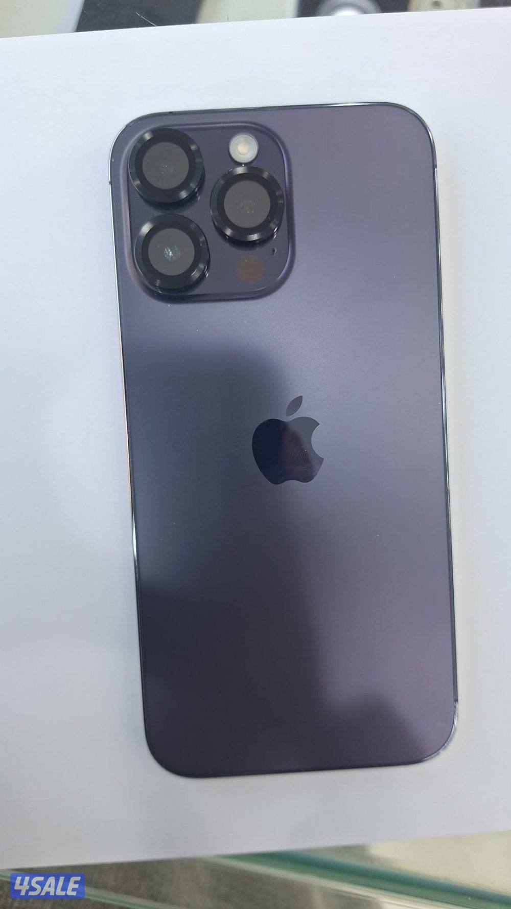 للبيع ايفون ١٤ بروماكس ٢٥٦ جيجا بطاريه ٨٠ معه كرتونه جهاز جدا نظيف0