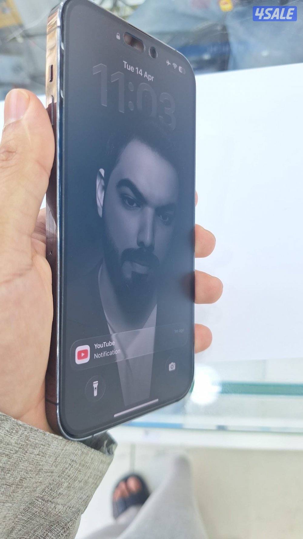 للبيع ايفون ١٤ بروماكس ٢٥٦ جيجا بطاريه ٨٠ معه كرتونه جهاز جدا نظيف5