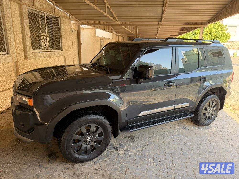 تيوتا برادو 2025/WX / عداد 8000 بحاله المصنع شرط الفحص للبيع2