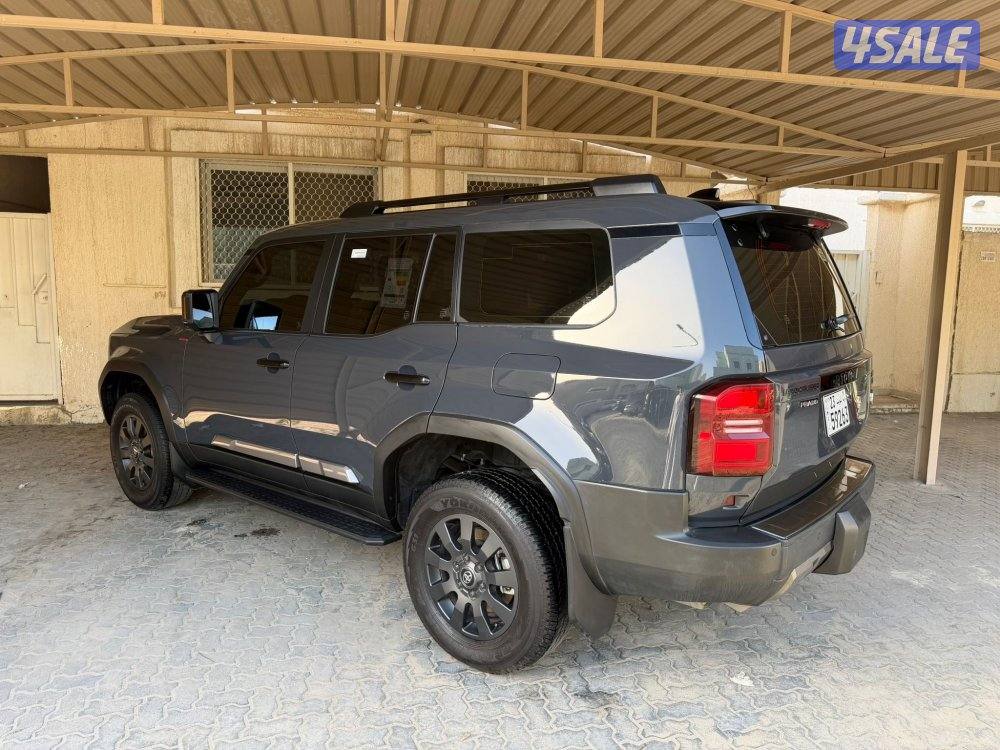 تيوتا برادو 2025/WX / عداد 8000 بحاله المصنع شرط الفحص للبيع4