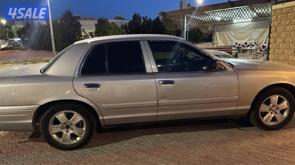 فورد فكتوريا ٢٠١١2