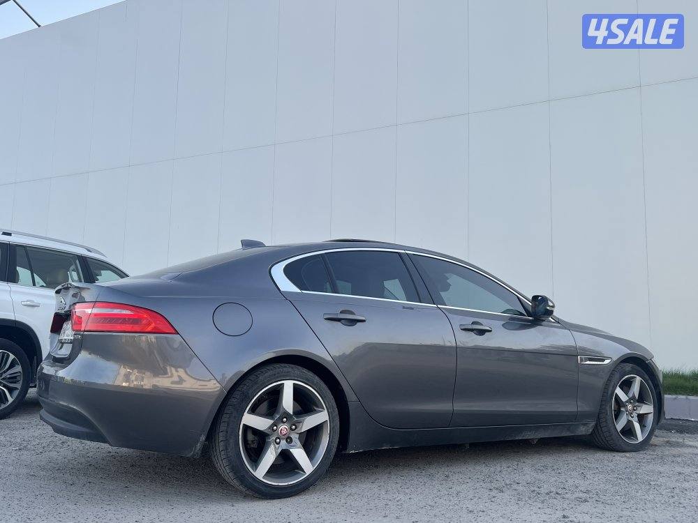 للبيع جاكوار XE موديل 20178