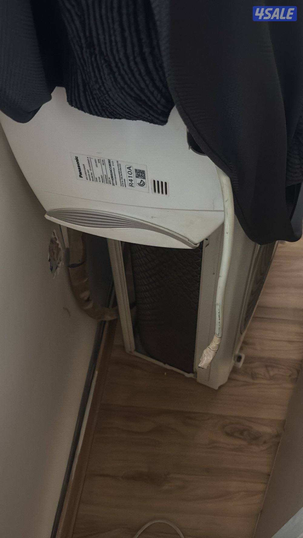 اغراض متفرقة للبيع تكييف ومكتبات تلفزيون وتلفزيون بحالة جيدة جداً3