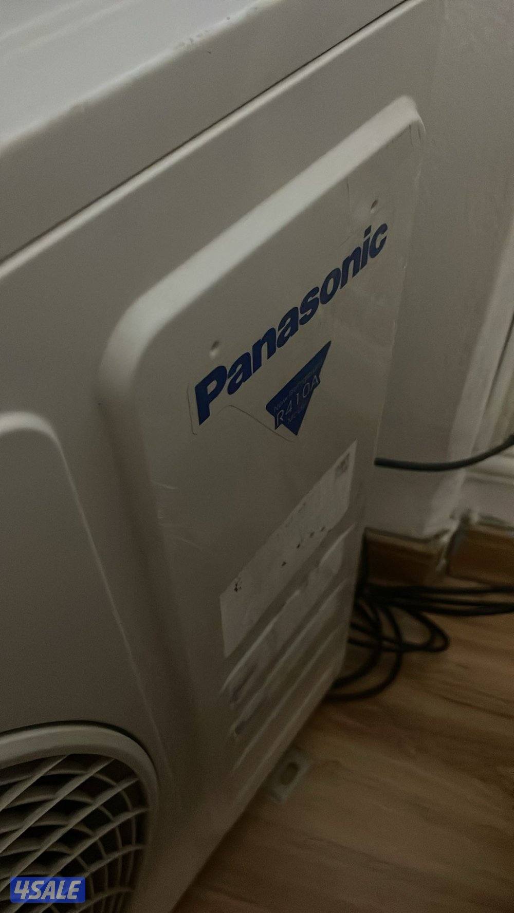 اغراض متفرقة للبيع تكييف ومكتبات تلفزيون وتلفزيون بحالة جيدة جداً7