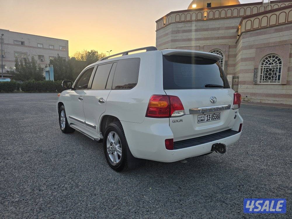 للبيع لاندكروزر V68