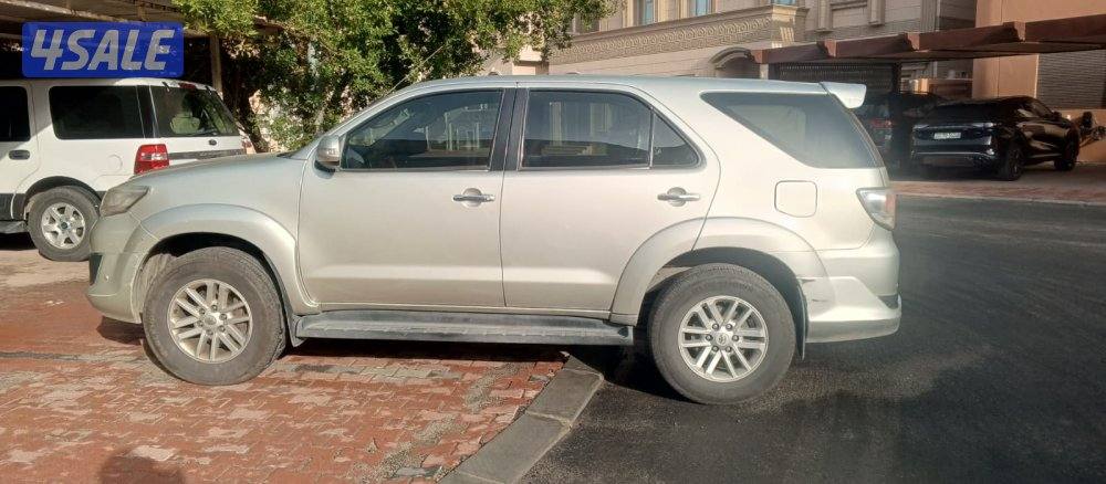 للبيع فورتينر1