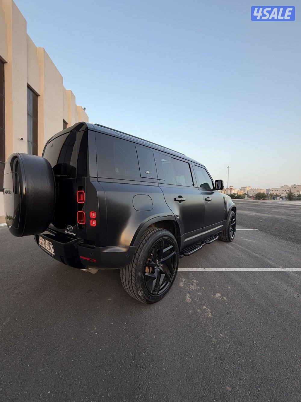 للبيع لاندروفر ديفندر 110  SE موديل 2023  سلندرV44