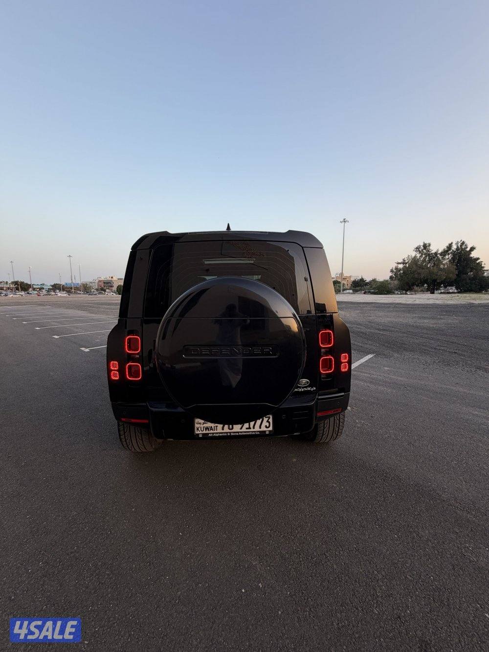 للبيع لاندروفر ديفندر 110  SE موديل 2023  سلندرV45