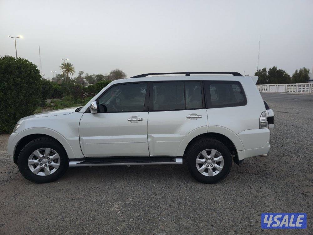 Mitsubishi Pajero 2017 model v6 GLS ( 76000 km )0