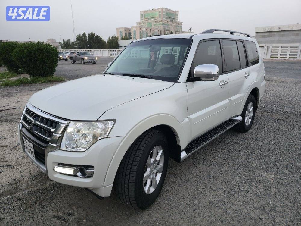 Mitsubishi Pajero 2017 model v6 GLS ( 76000 km )1