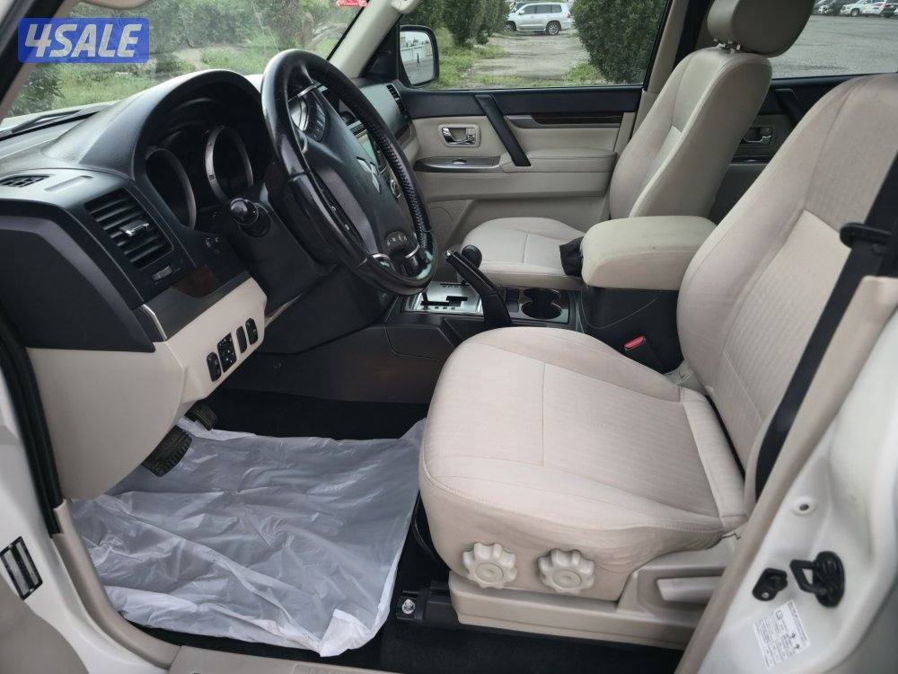 Mitsubishi Pajero 2017 model v6 GLS ( 76000 km )11