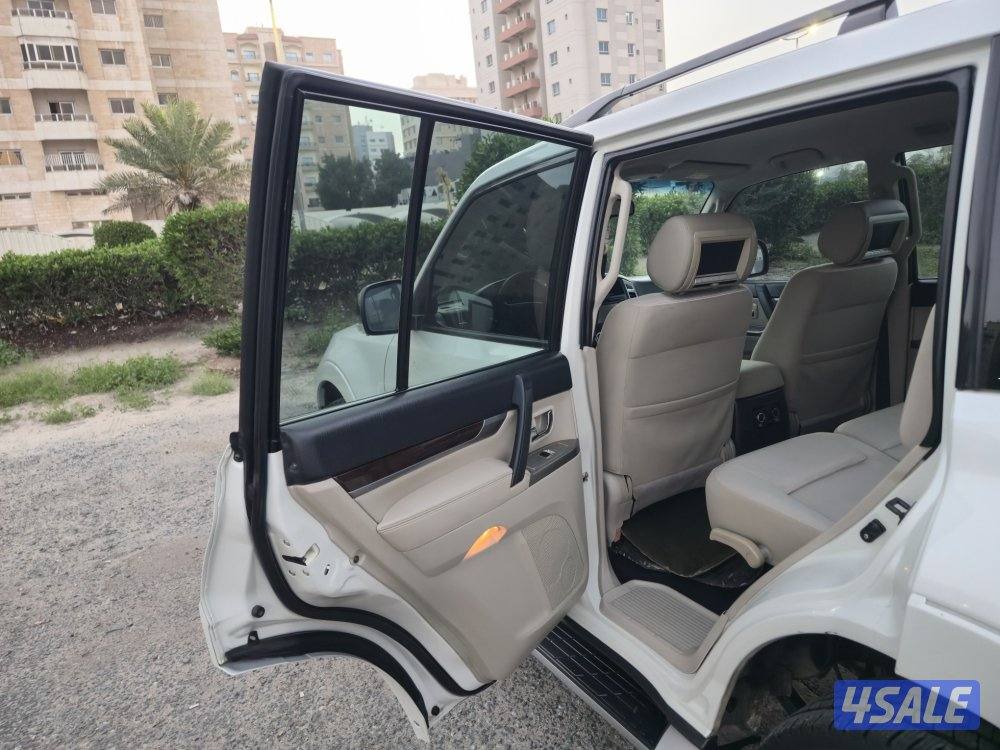 Mitsubishi Pajero 2017 model v6 GLS ( 76000 km )14