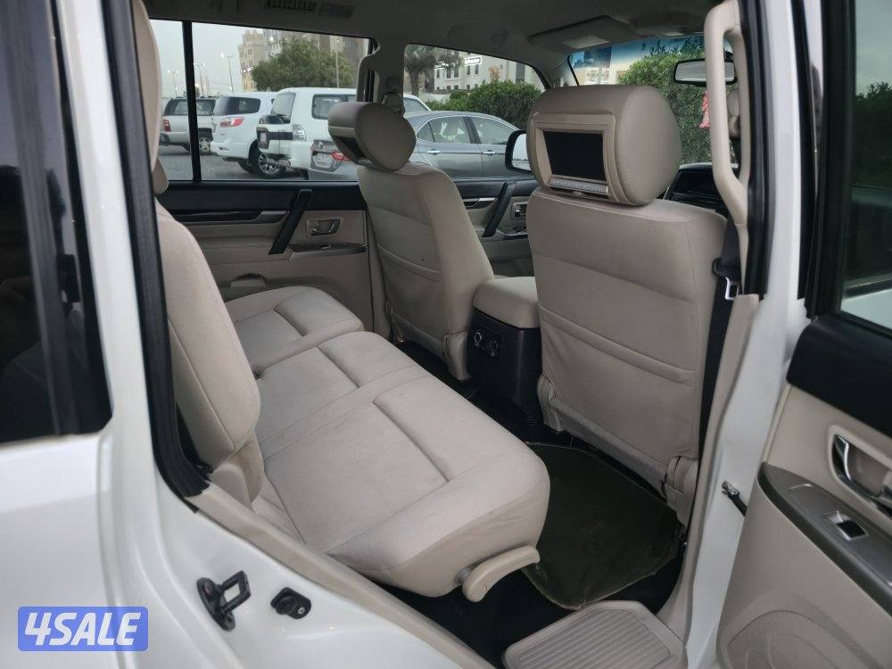 Mitsubishi Pajero 2017 model v6 GLS ( 76000 km )13