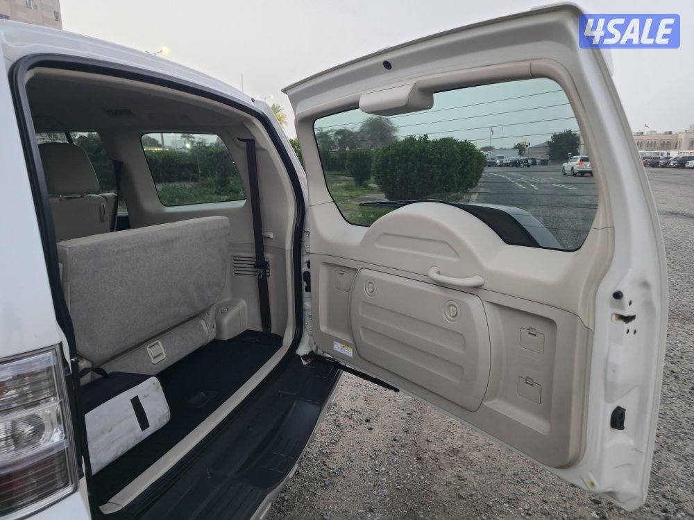 Mitsubishi Pajero 2017 model v6 GLS ( 76000 km )15