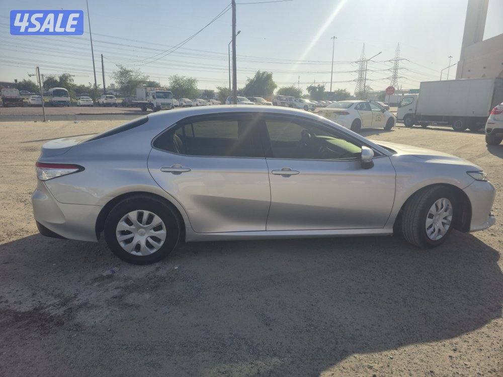 Toyota Camry 2020 model ( 72000 km )2